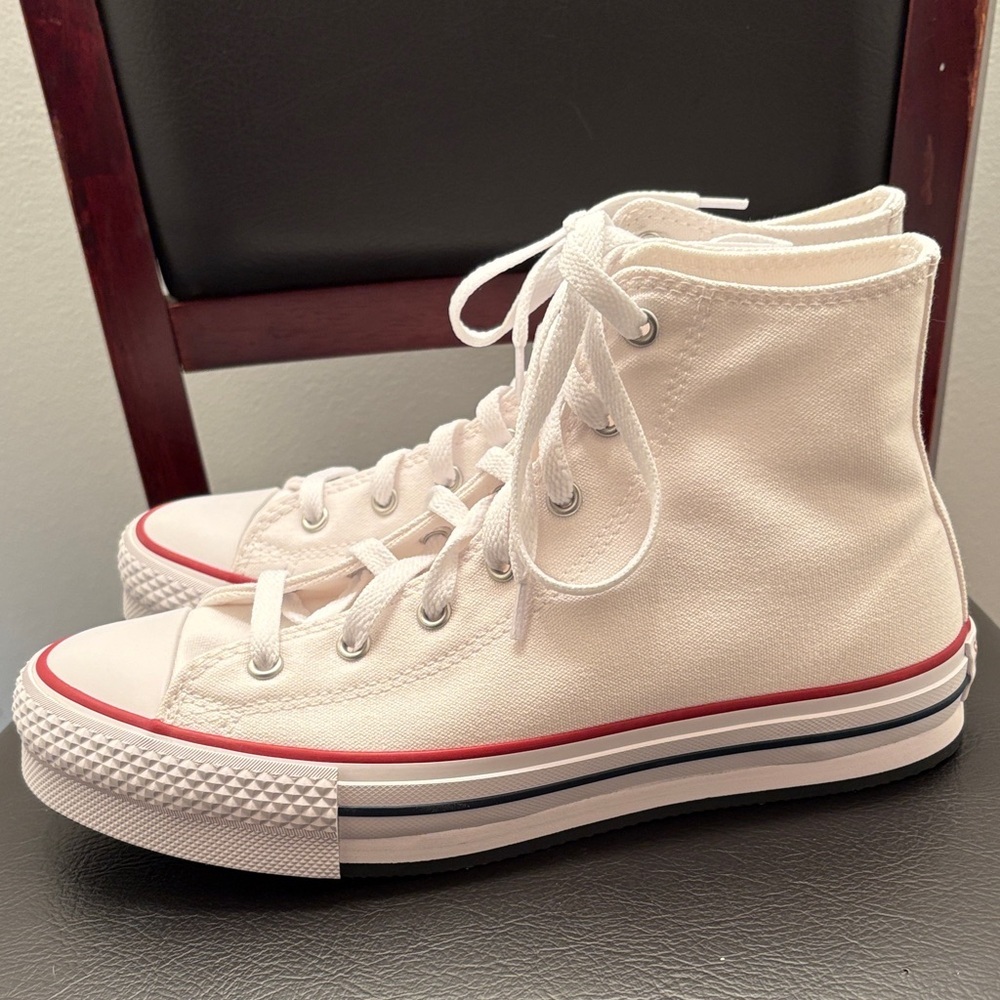 New Men’s Converse All Star Chuck Taylor White Canvas HighTops w/Red Trim Size 7 - Picture 4 of 6